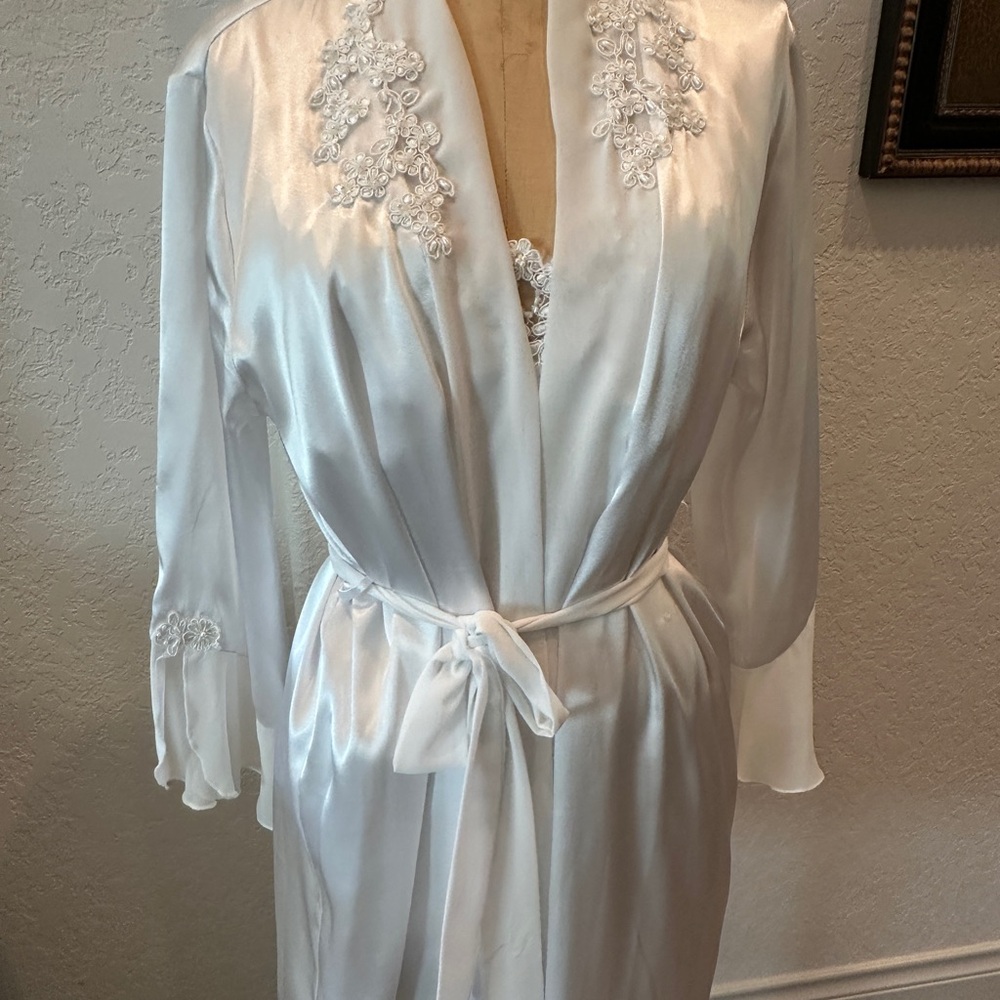 Linea Donatella Wedding White Satin Robe with matching chemise with Beaded lace